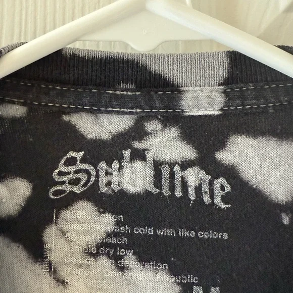 Hot Topic Black and White Sun Graphic Tee - Picture 3 of 4